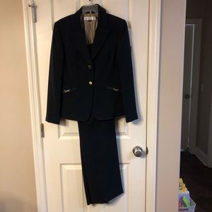 Tahari pant suit!